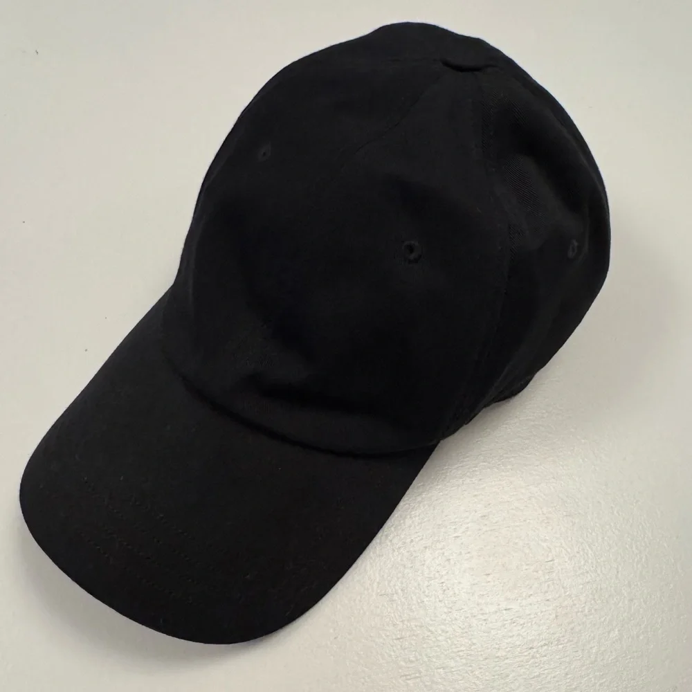 lululemon athletica Classic Black Hat - Picture 1 of 7